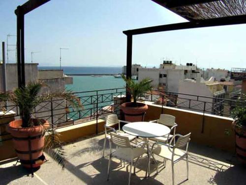 Diana Hotel Chios Town Restaurant foto